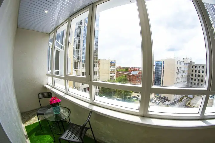 Омск: Apartment on Uchebnaya 20