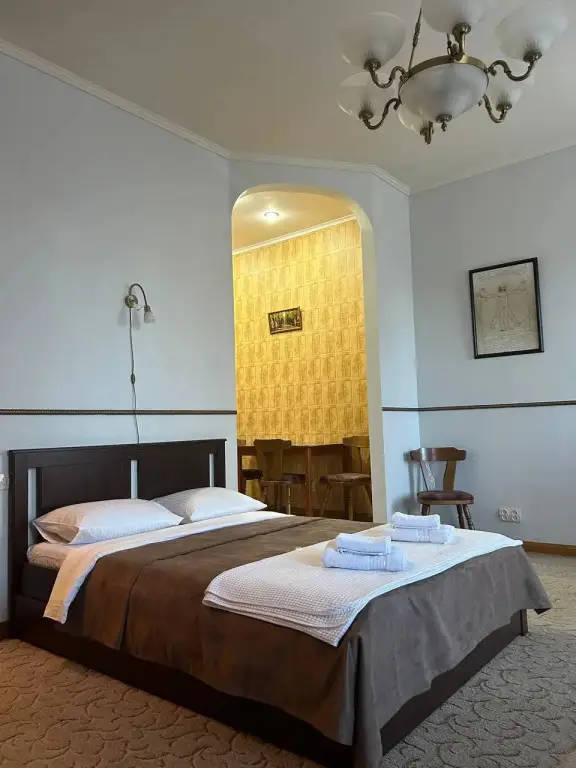 Санкт-Петербург: RoomyRoom (РумиРум) на набережной канала Грибоедова 2Б