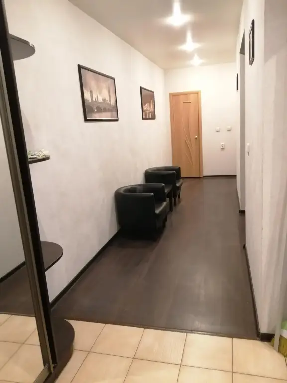 Lux Apartments (Люкс Апартментс) на набережной Дубровинского 74 — фото 1