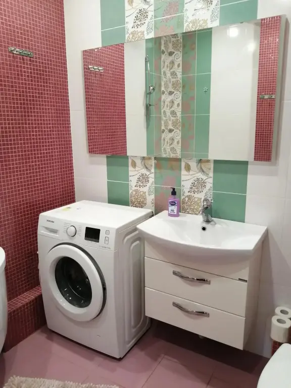 Орел: Lux Apartments на набережной Дубровинского 76