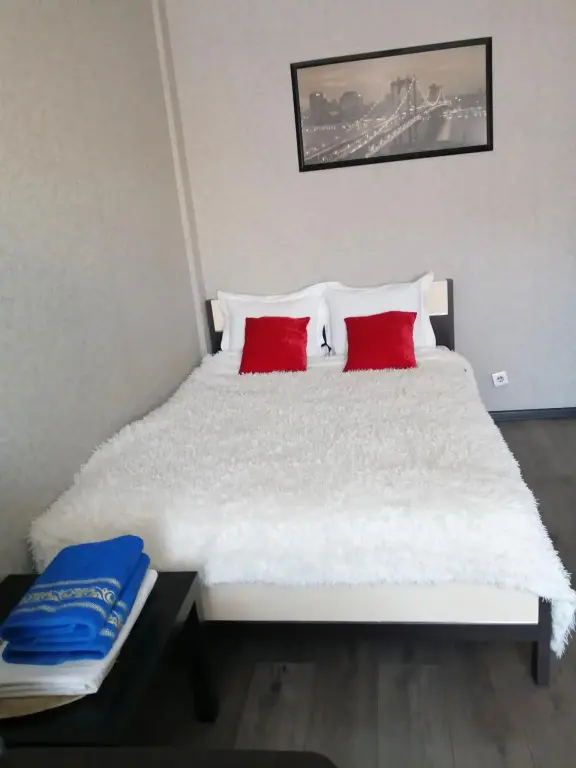 Орел: Lux Apartments на набережной Дубровинского 76