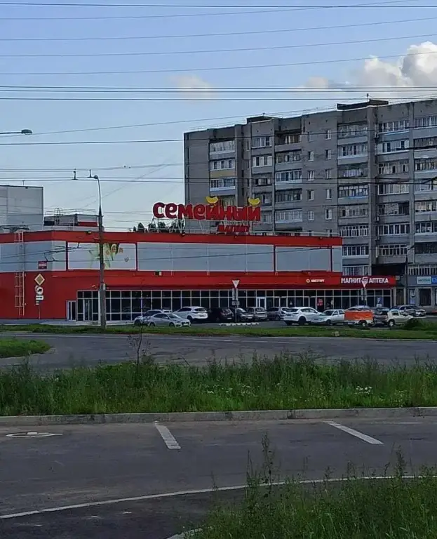 Рыбинск: Апартаменты на улице Суркова 28 к1