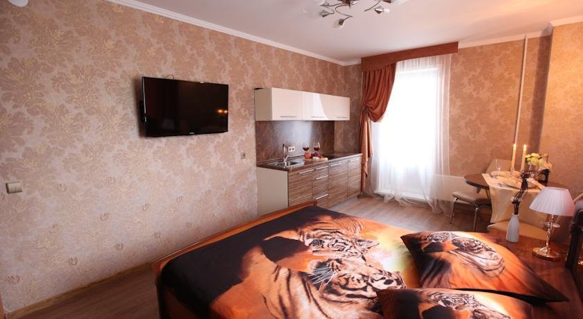 Тольятти: Апартаменты Home Hotel (Хоум Хотел) на Революционной