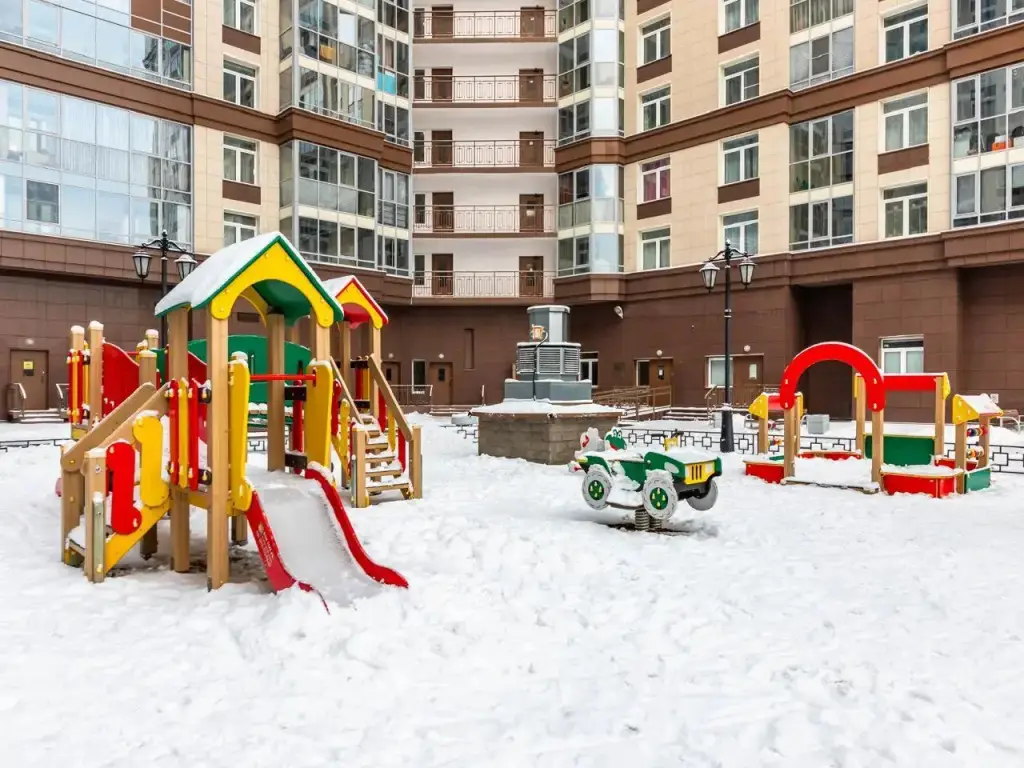 Солнце у Лесной на проспекте М.Блюхера — фото 1