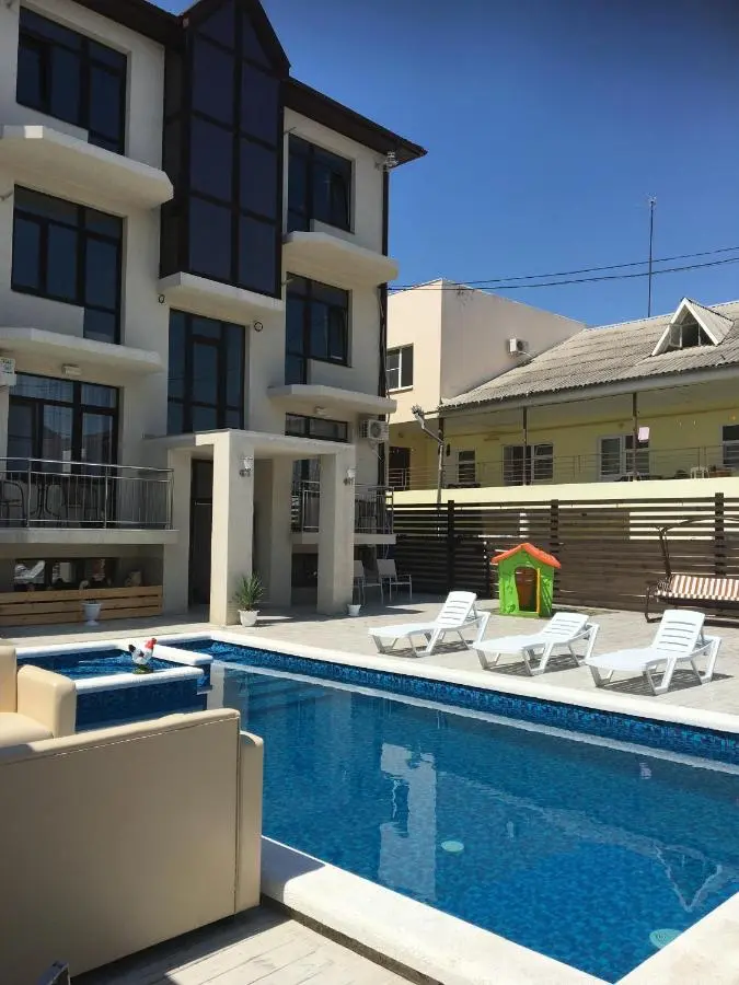Витязево: Theo Luxury Apartaments