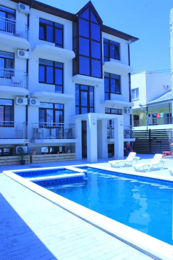 Витязево: Theo Luxury Apartaments