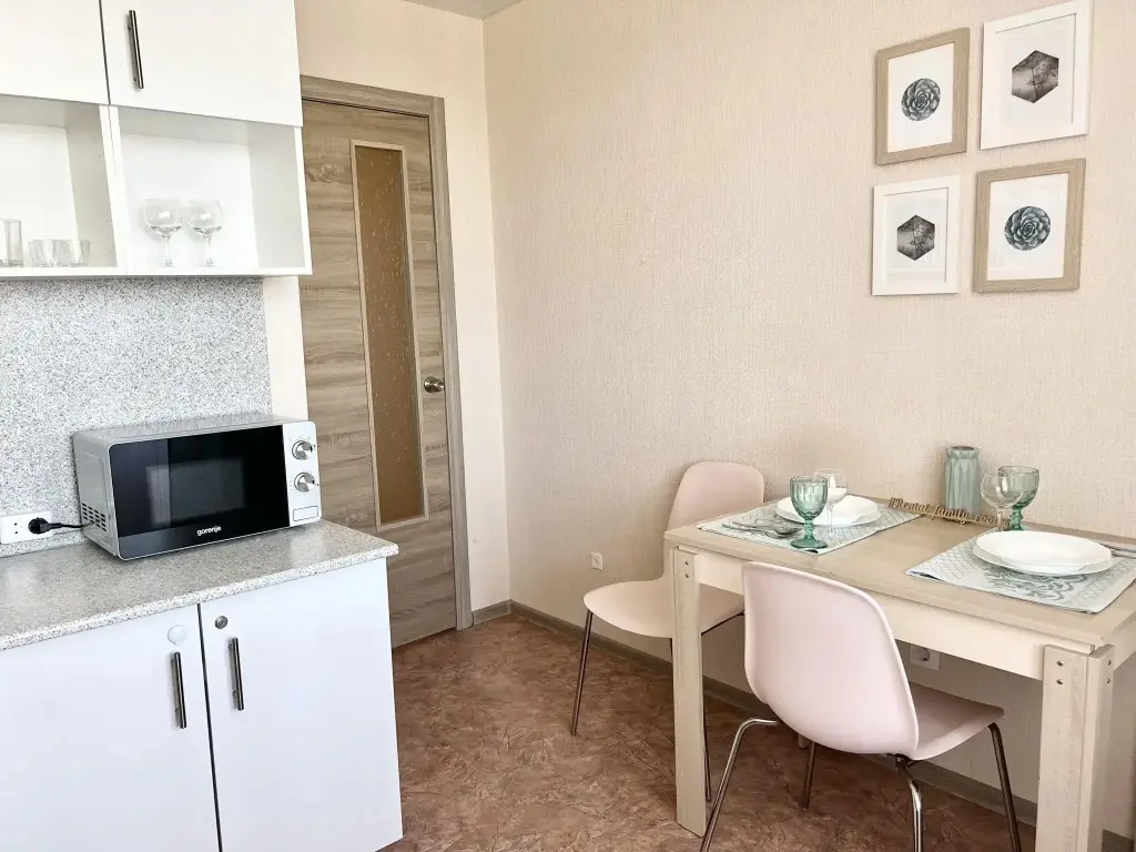 Воронеж: Rental Family Rooms (Рентал Фэмили) на проспекте Московский 120