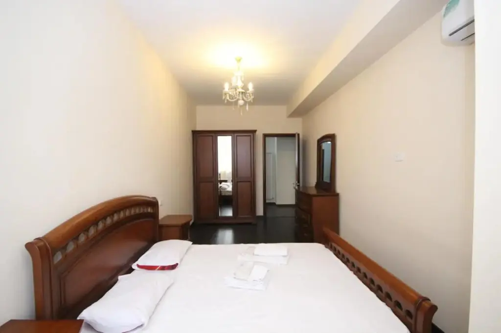 Ереван: Rent Inn Yerevan (Рент Инн Ереван) на улице Налбандяна