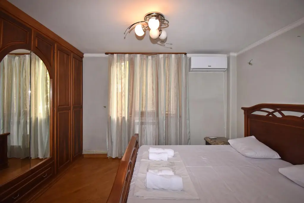 Ереван: Rent Inn Yerevan (Рент Инн Ереван) на улице Налбандяна 27