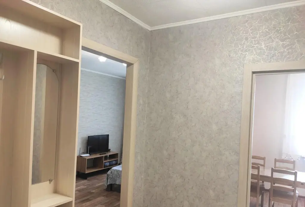 Томск: Апартаменты на улице Карпова 1