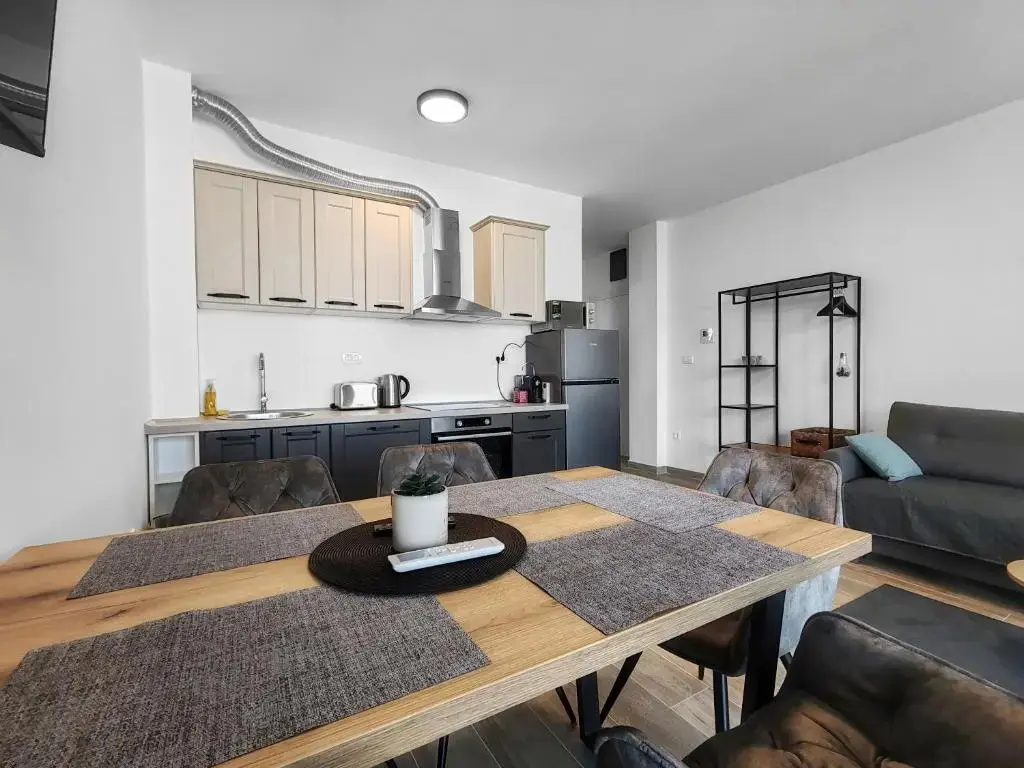 Будва: Апартаменты Contemporary Retreat in Bečići