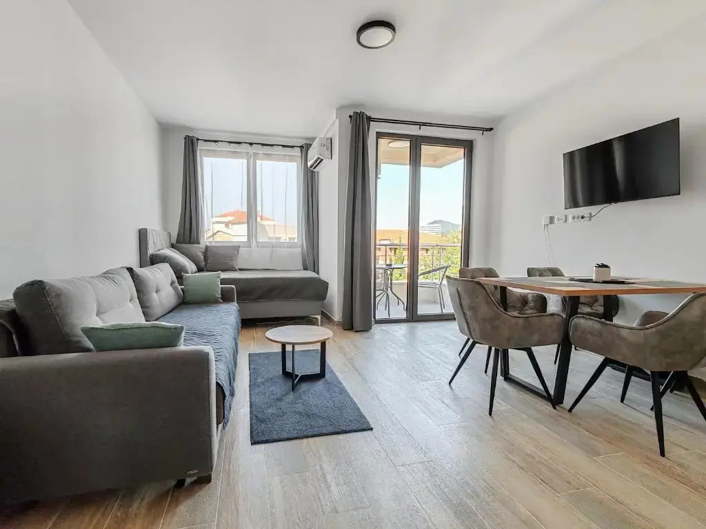 Будва: Апартаменты Contemporary Retreat in Bečići
