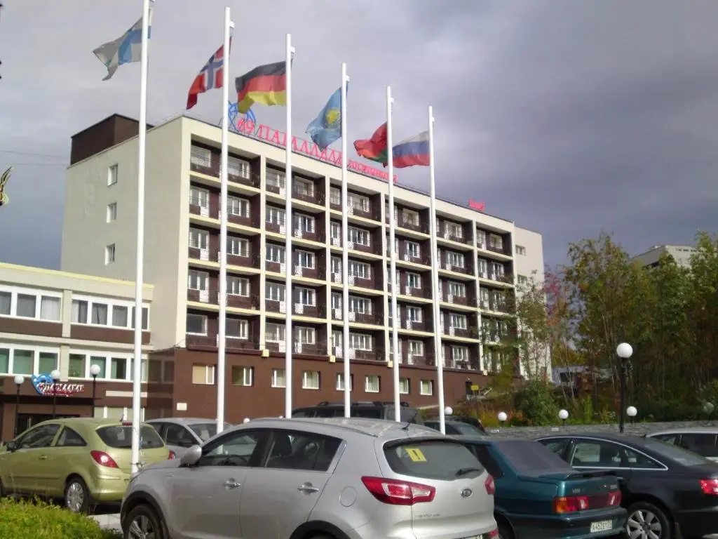 Мурманск: Гостиница 69 параллель