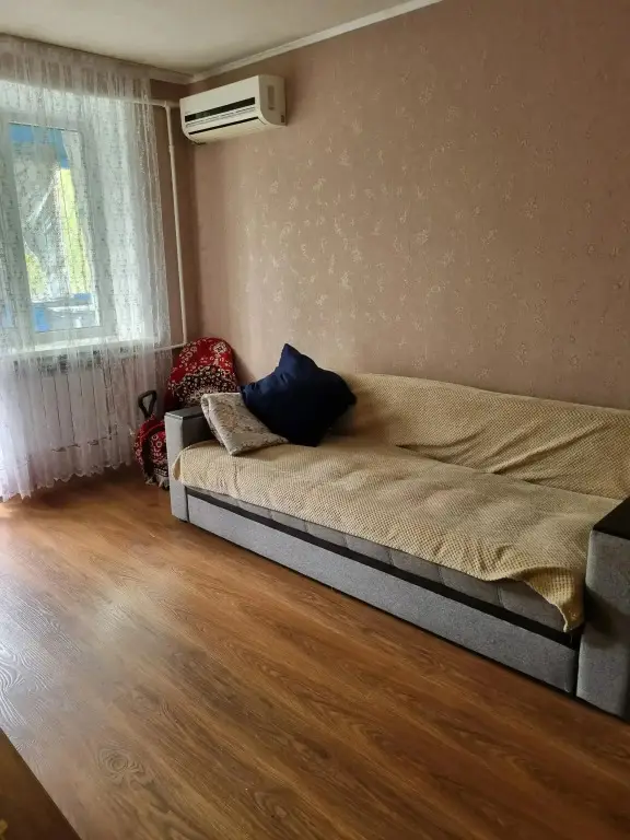 Батайск: Апартаменты Трехкомнатные в Батайске