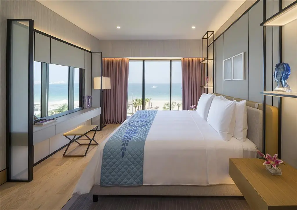 Дубай: Caesars Palace Bluewaters Dubai