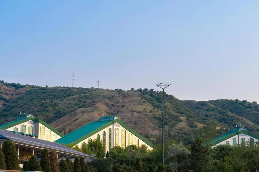 Бурчмулла: Pyramids Resorts, Charvak