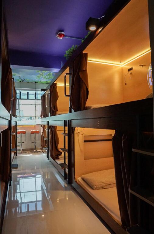 Гонконг: SNOOZE Capsule Hotel