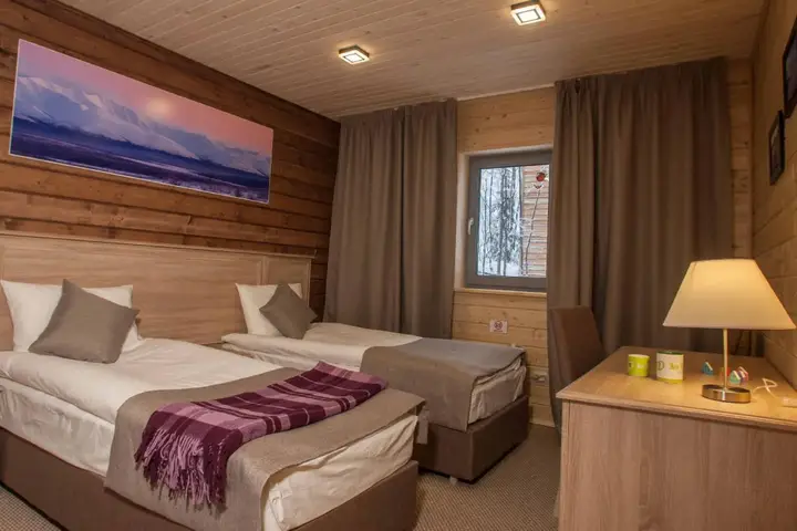 Кола: Отель Eco-home