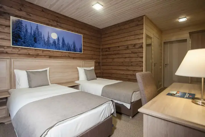 Кола: Отель Eco-home