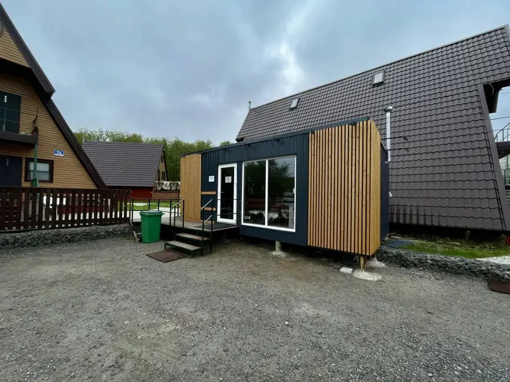 Мурманск: Guest house on Dolina Uyuta 1a