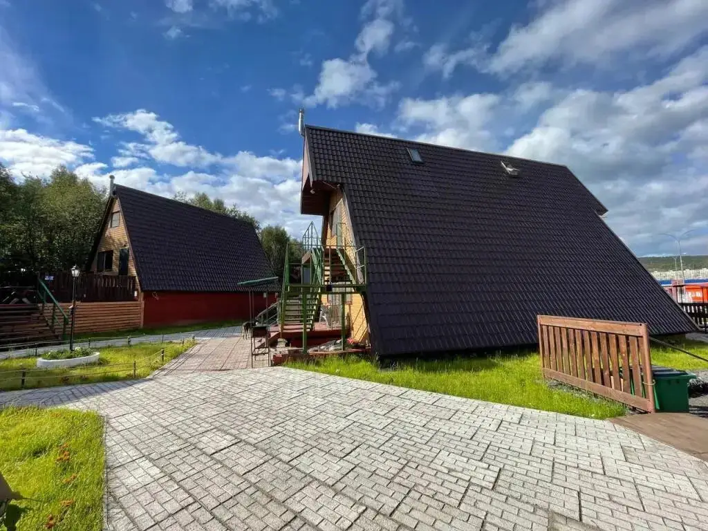 Мурманск: Guest house on Dolina Uyuta 1a