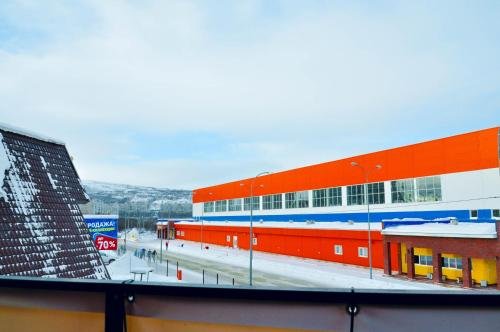 Мурманск: Guest house on Dolina Uyuta 1a