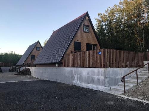 Мурманск: Guest house on Dolina Uyuta 1a