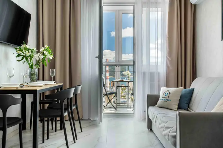 Новороссийск: Квартира с Панорамным Видом на Море и Горы от Home Group