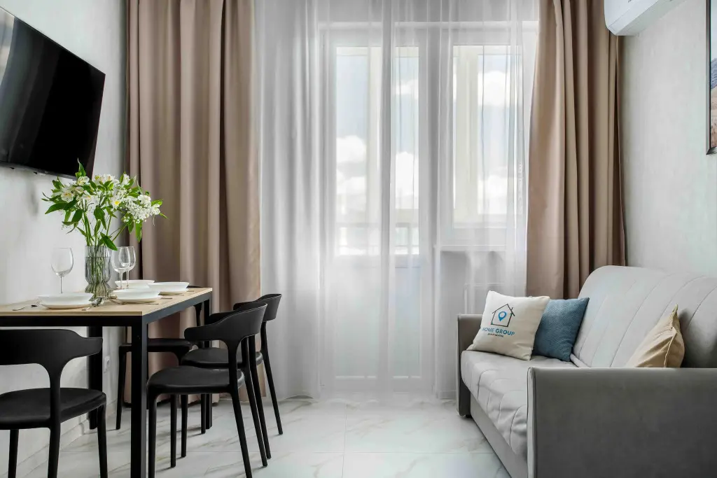 Новороссийск: Квартира с Панорамным Видом на Море и Горы от Home Group