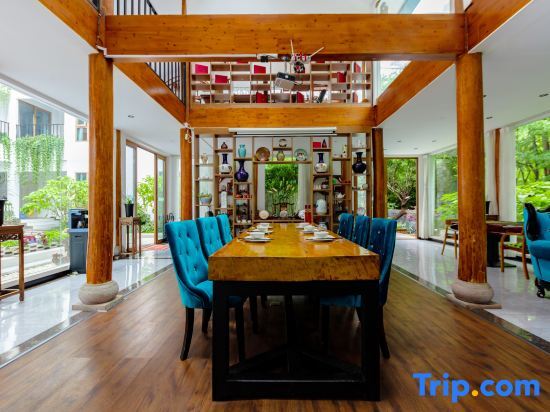 Лицзян: Lijiang Time · Linxi Senxi Snow Mountain Scenic Holiday Hotel