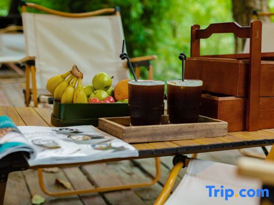 Лицзян: Lijiang Time · Linxi Senxi Snow Mountain Scenic Holiday Hotel