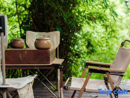 Лицзян: Lijiang Time · Linxi Senxi Snow Mountain Scenic Holiday Hotel