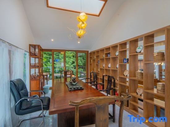 Лицзян: Lijiang Time · Linxi Senxi Snow Mountain Scenic Holiday Hotel