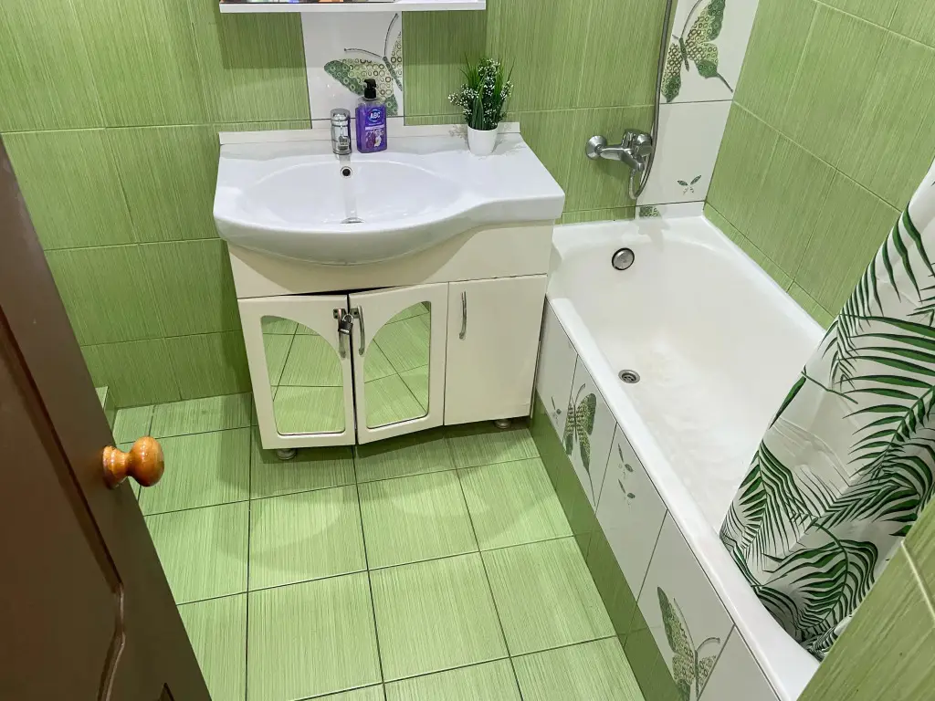 Москва: Апартаменты 1-комнатные 40 м² 1/4 этаж