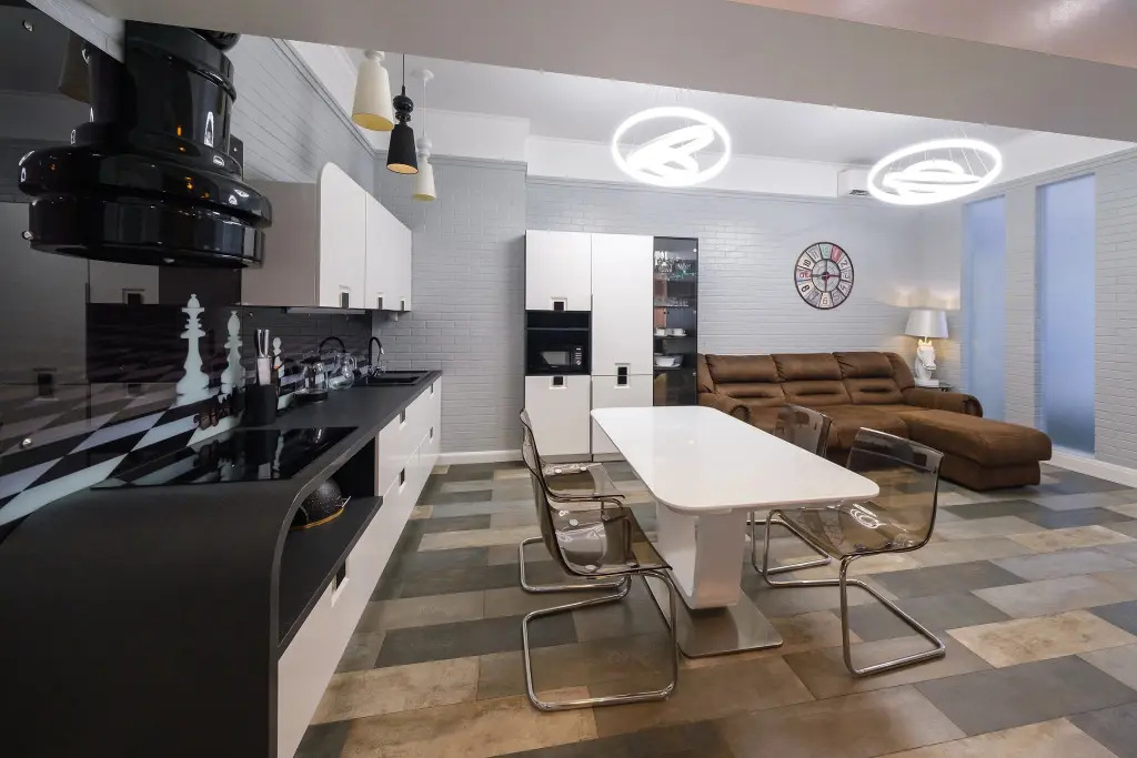 Сочи: четырехкомнатные  Апартаменты на черноморской с 3 спальнями(ЖК Марина Парк) 020