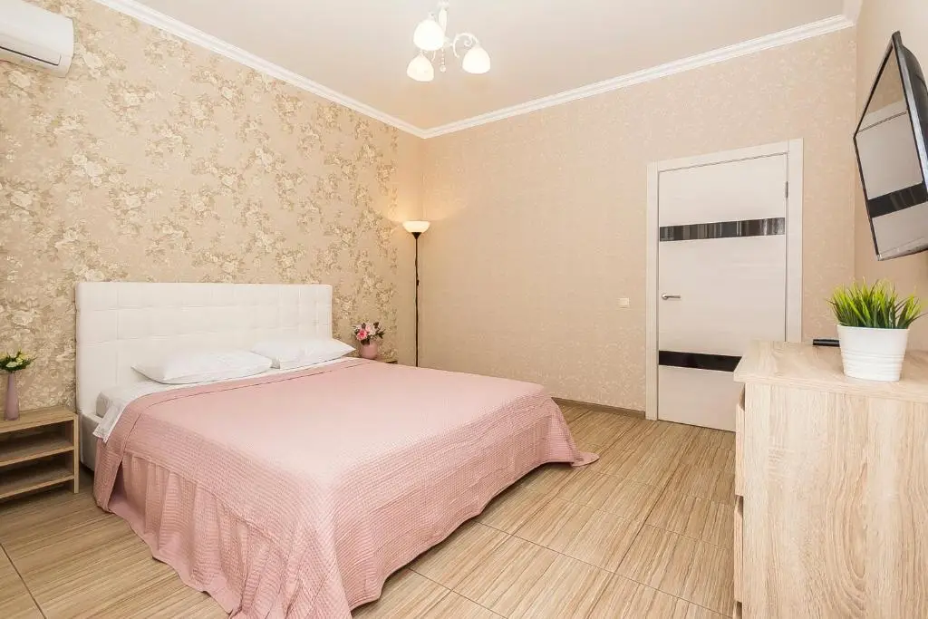 Краснодар: ApartGroup Repina 1/2