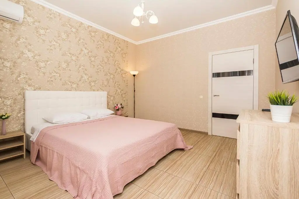 Краснодар: ApartGroup Repina 1/2