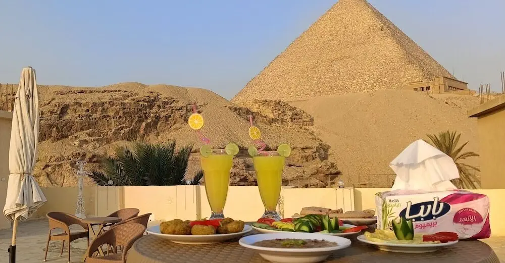 Crystal pyramids inn — фото 1