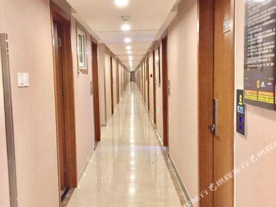 Пекин: Super 8 Hotel (Beijing Guozhan Xiangheyuan)