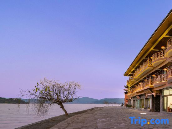 Лицзян: Qihai Tingfeng Inn (Lugu Lake Headquarter)