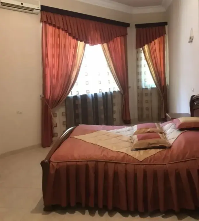Ереван: Nice Villa & Pool City Center