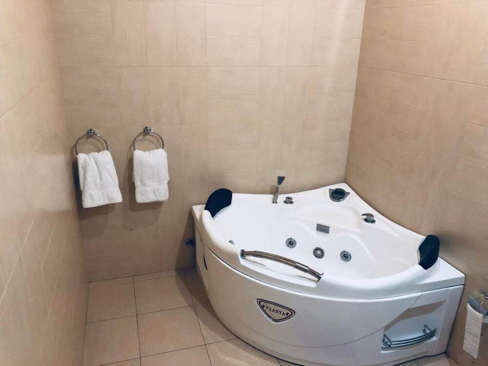 Ереван: Nice Villa & Pool City Center