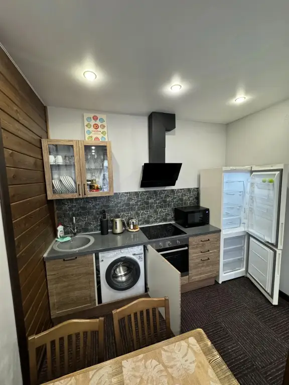 Сыростан: 518 Sport Residence Studiya I Spalnya Uglovoy Apartments