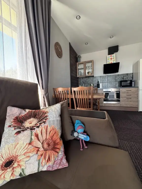 Сыростан: 518 Sport Residence Studiya I Spalnya Uglovoy Apartments
