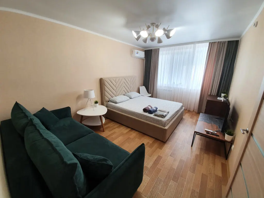 Альметьевск: Квартира Виталий HouseRent Трёхкомнатная по ул. Рината Галеева,35