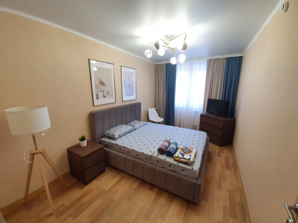 Альметьевск: Квартира Виталий HouseRent Трёхкомнатная по ул. Рината Галеева,35