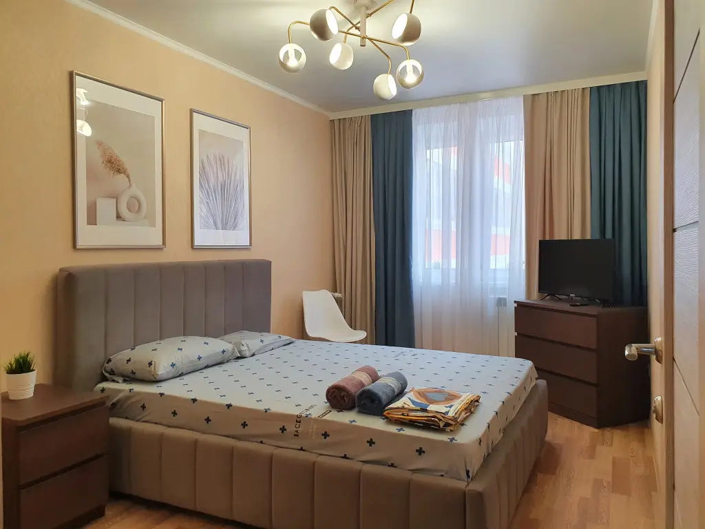 Альметьевск: Квартира Виталий HouseRent Трёхкомнатная по ул. Рината Галеева,35