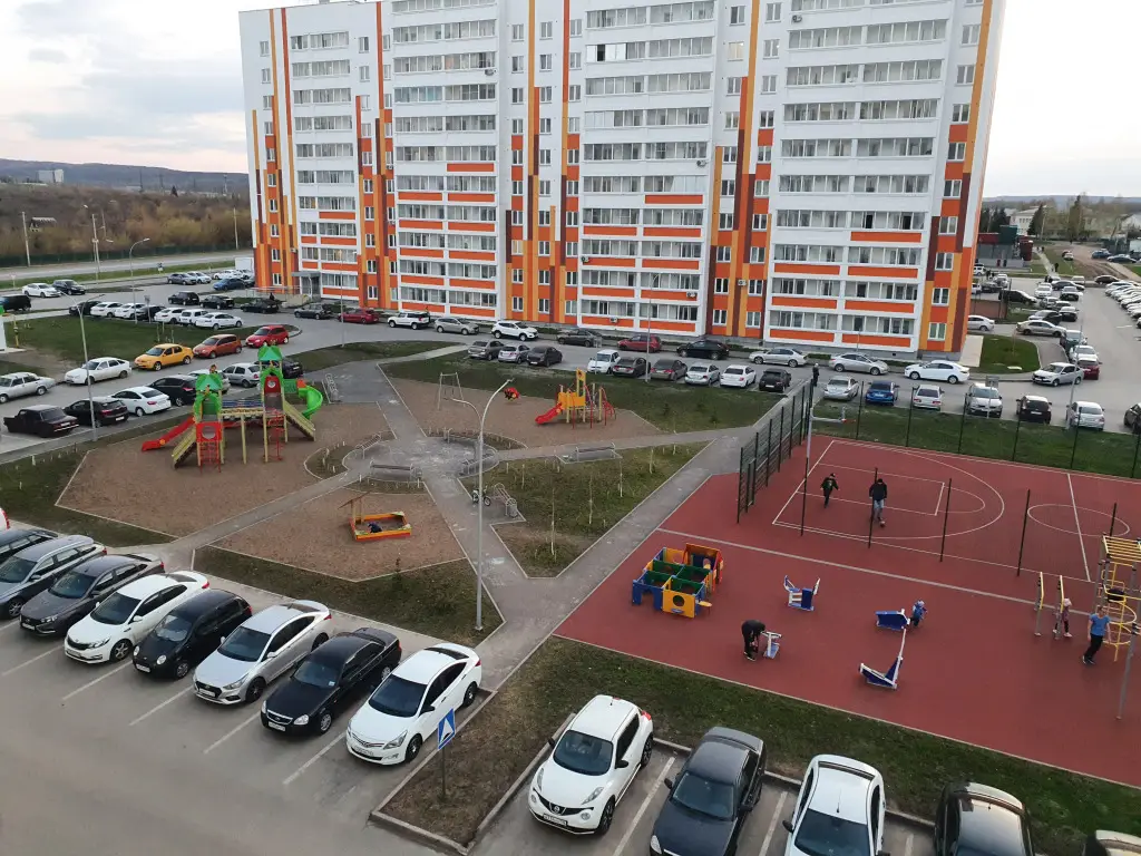 Альметьевск: Квартира Виталий HouseRent Двухкомнатная по пр. Строителей, 80
