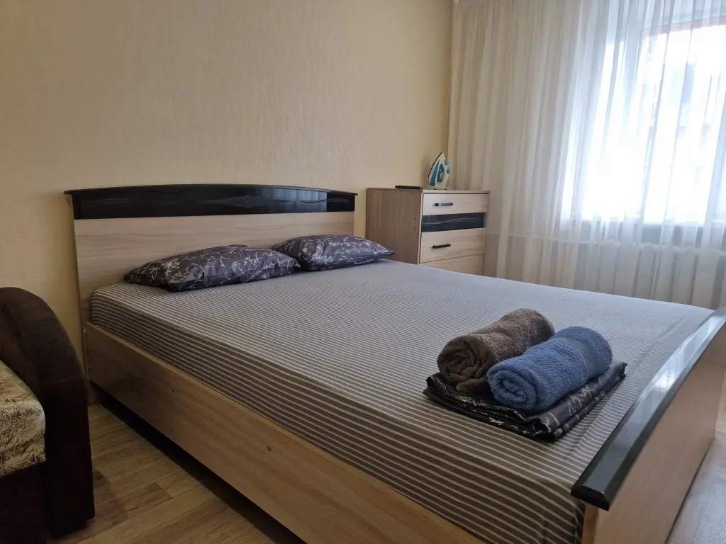 Альметьевск: Квартира Виталий HouseRent Двухкомнатная по ул. Шевченко, 80