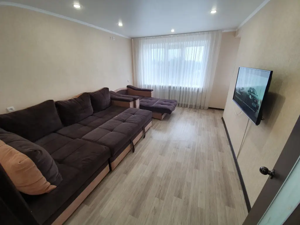 Альметьевск: Квартира Виталий HouseRent Двухкомнатная по ул. Шевченко, 80
